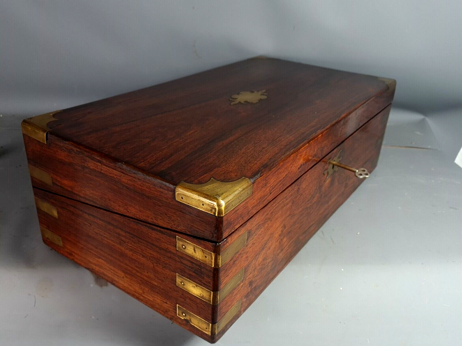 Coffret écritoire acajou avec tiroirs secrets Angleterre XIXe siècle SB