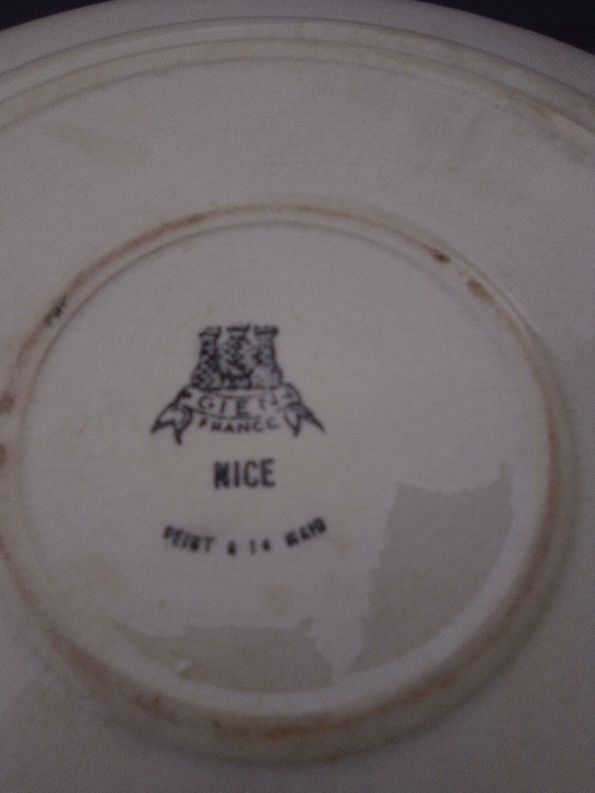 Hollow round dish and round dish in Gien earthenware nice model