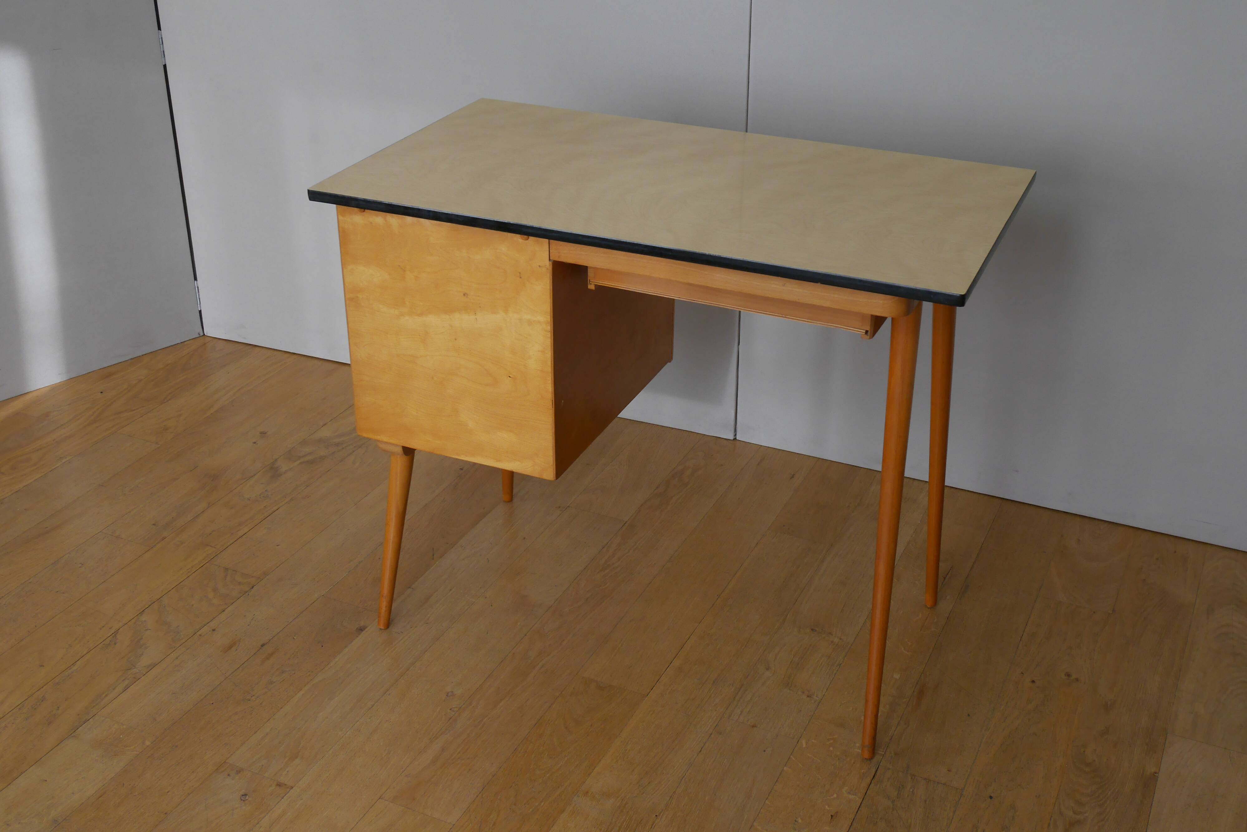 Bureau en bois des années 50 60 pied compas Baumann