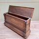 Banc coffre en bois naturel de style Louis XIII