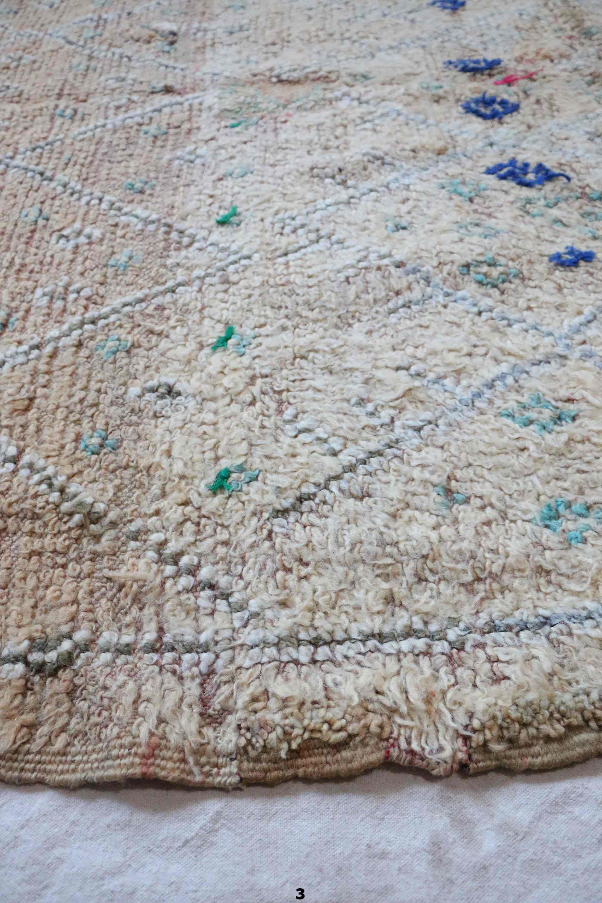 Vintage berber carpet - 149 x 255 cm