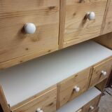 Storage cabinet with drawers