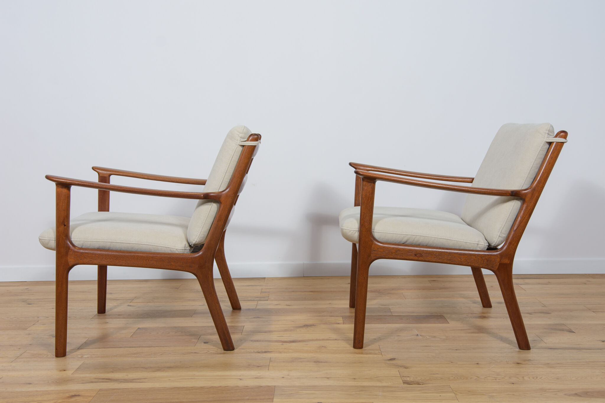 PJ112 Lounge Chairs by Ole Wanscher for Poul Jeppesens, 1960s, Set of 2