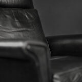 Mid-century danish modern minimalist black leather swivel armchair by georg thams, 1960s