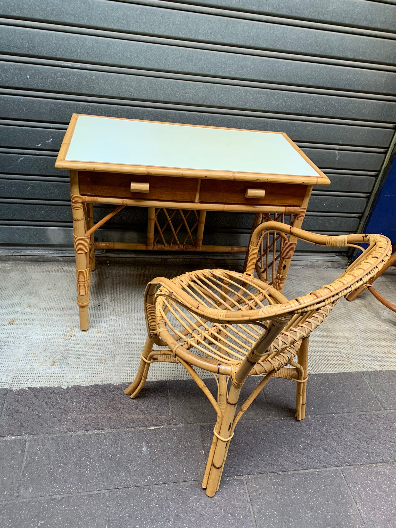 Flat desk in rattan and formica 1970s'