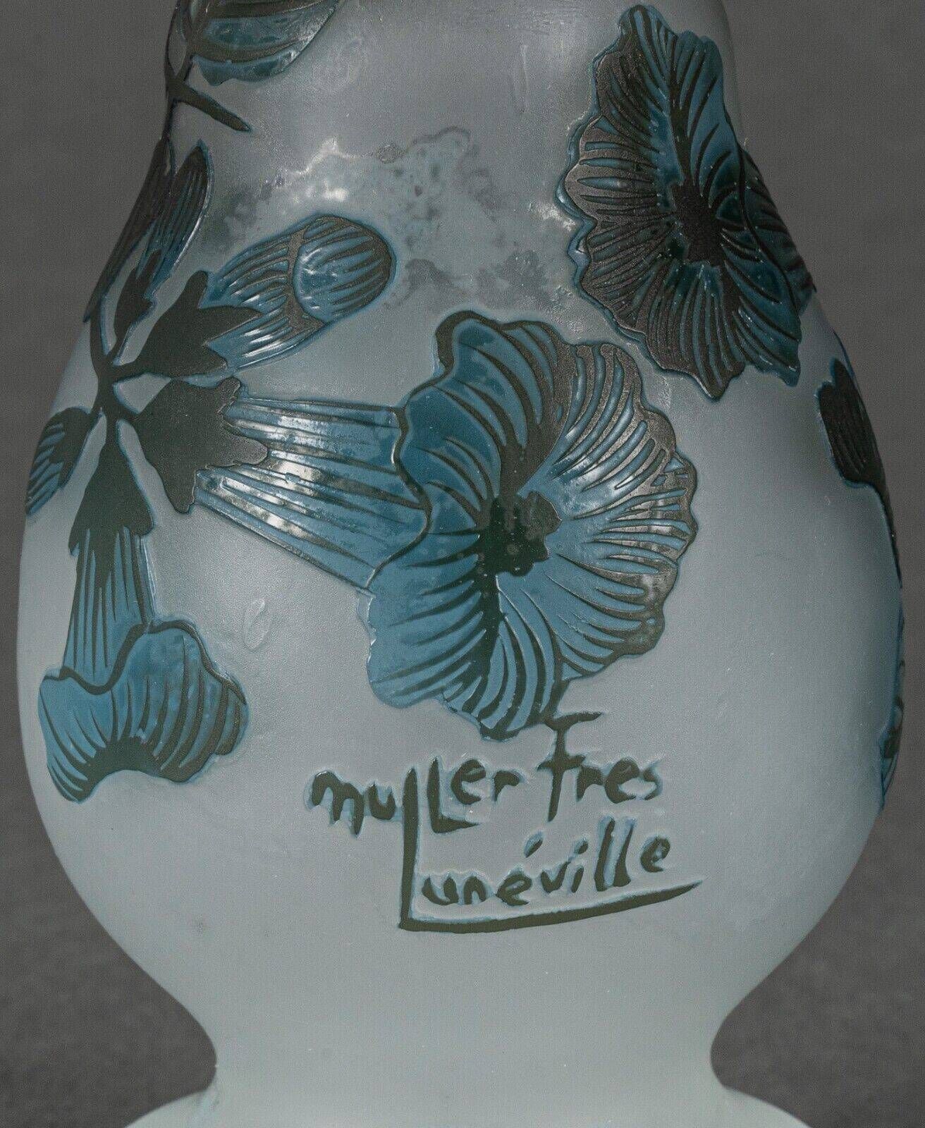 Vase in glass paste Muller Frères Lunéville foot shower floral decor