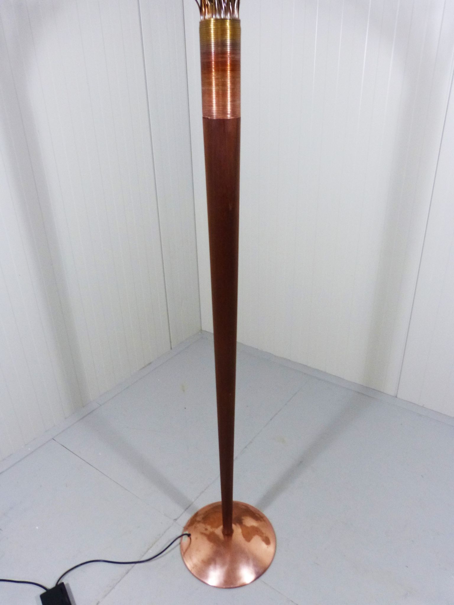 Floor Lamp by Paolo Donatello for Disegnoluce Italy, Copper & Mahogany