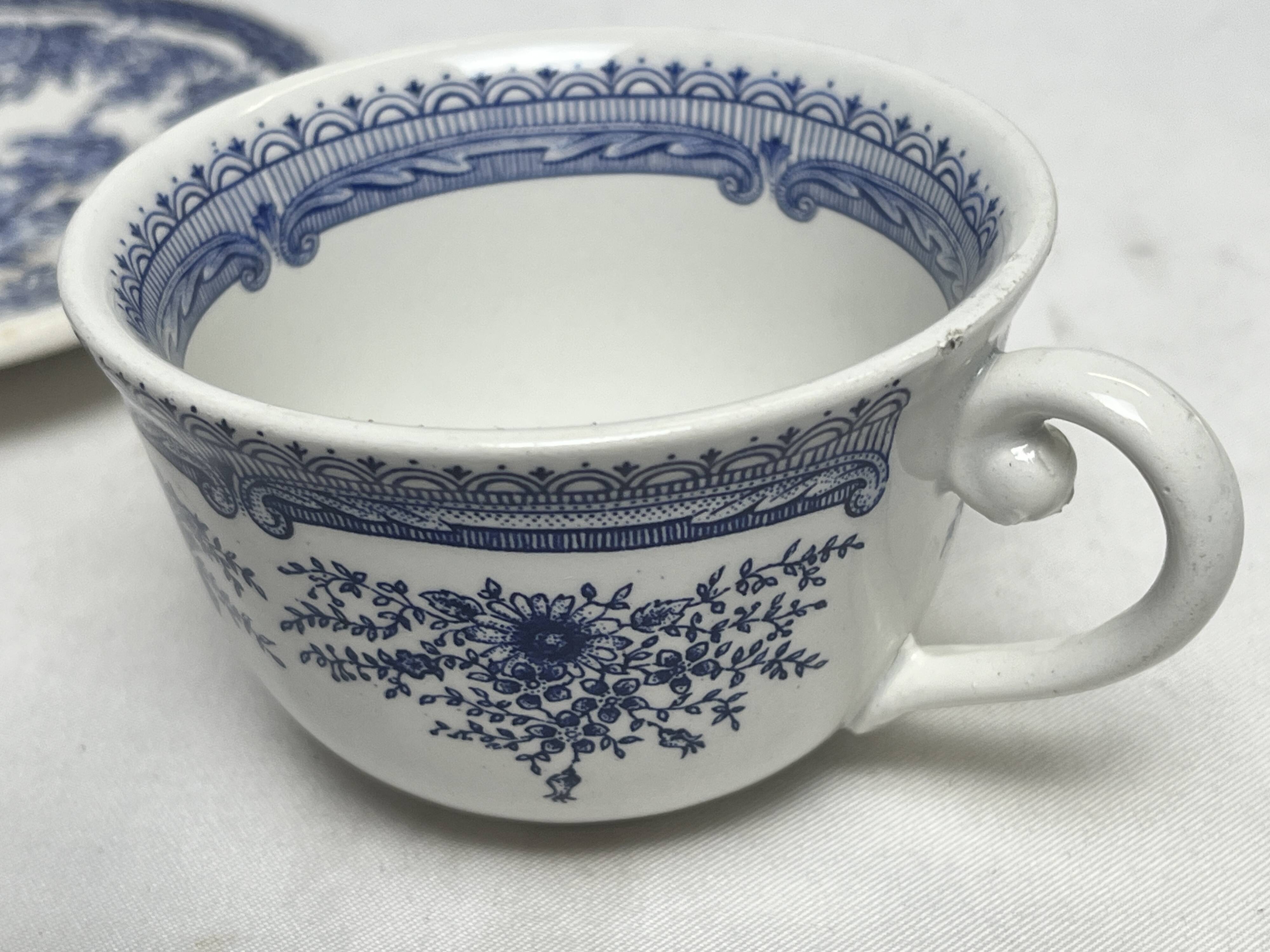 Lunéville earthenware solo tea cup 20th century