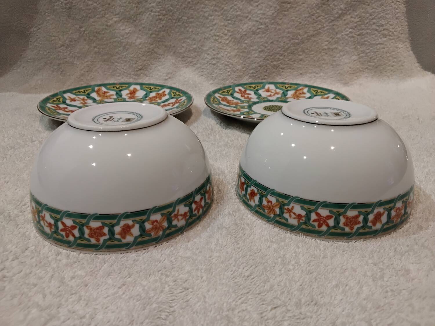 2 breakfast cups, 2 saucers, porcelain Christofle Oceana green.