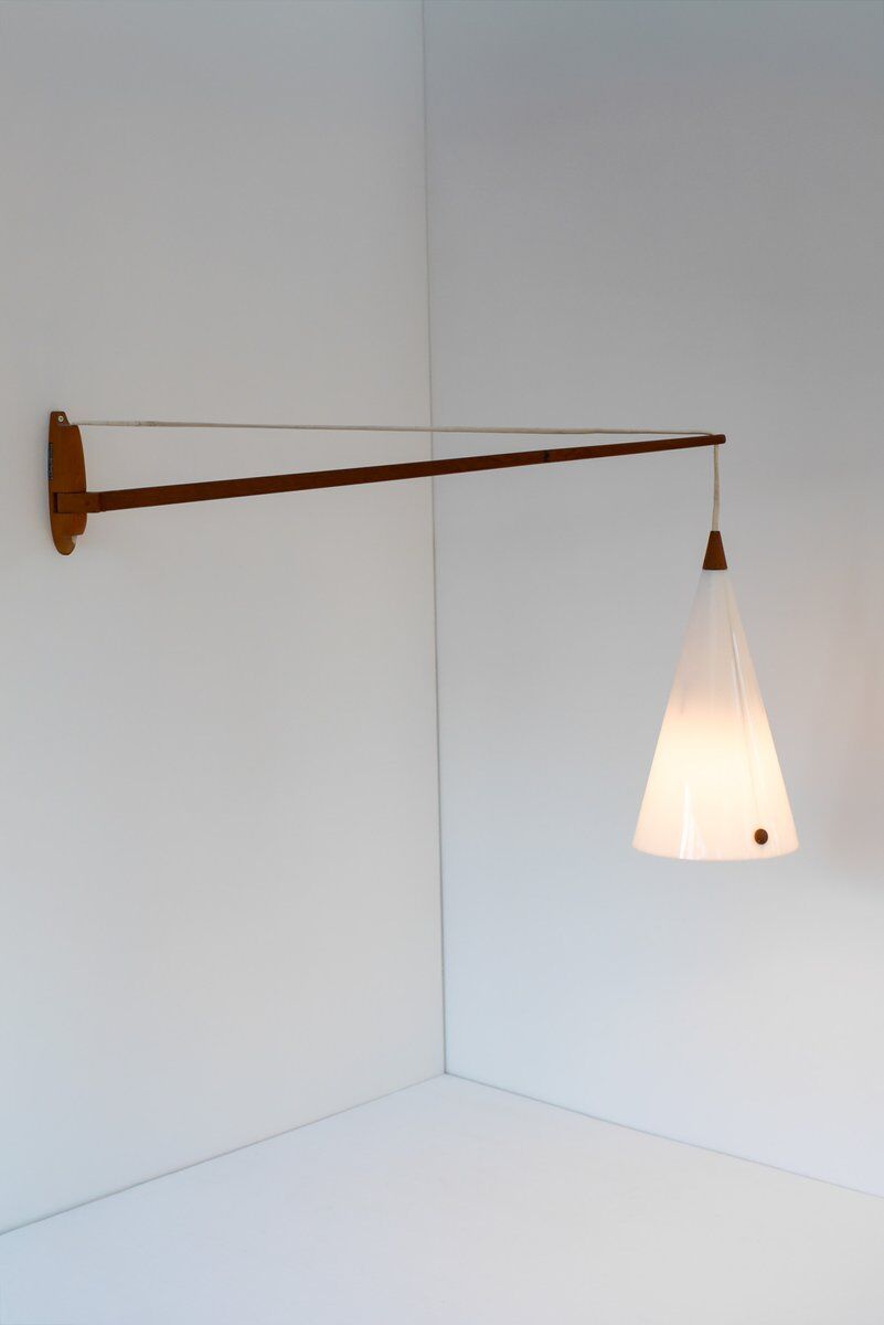 Mid-century Swedish wall lamp in teak by Uno and Östen Kristiansson for Luxus, 1960s