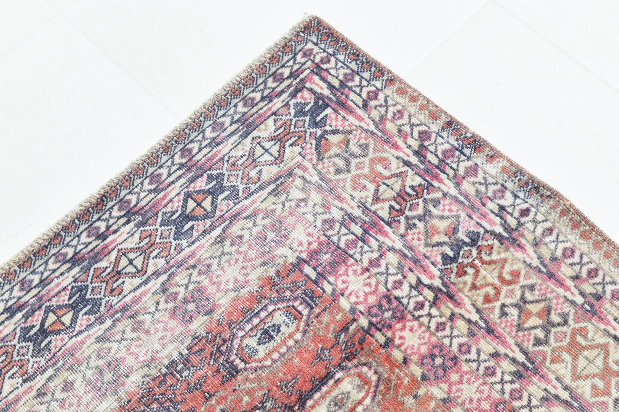 Tapis persan classique rouge et bleu