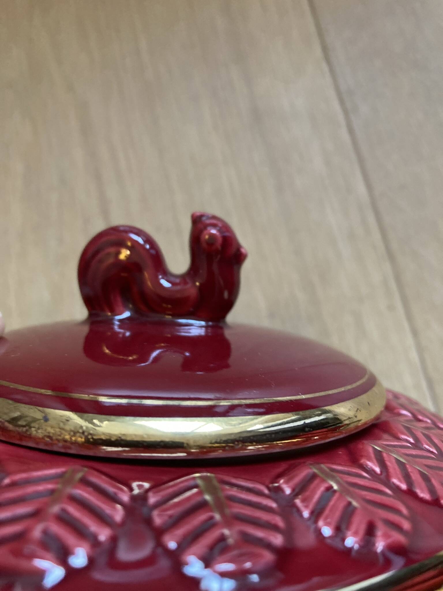 Verceram rooster candy box