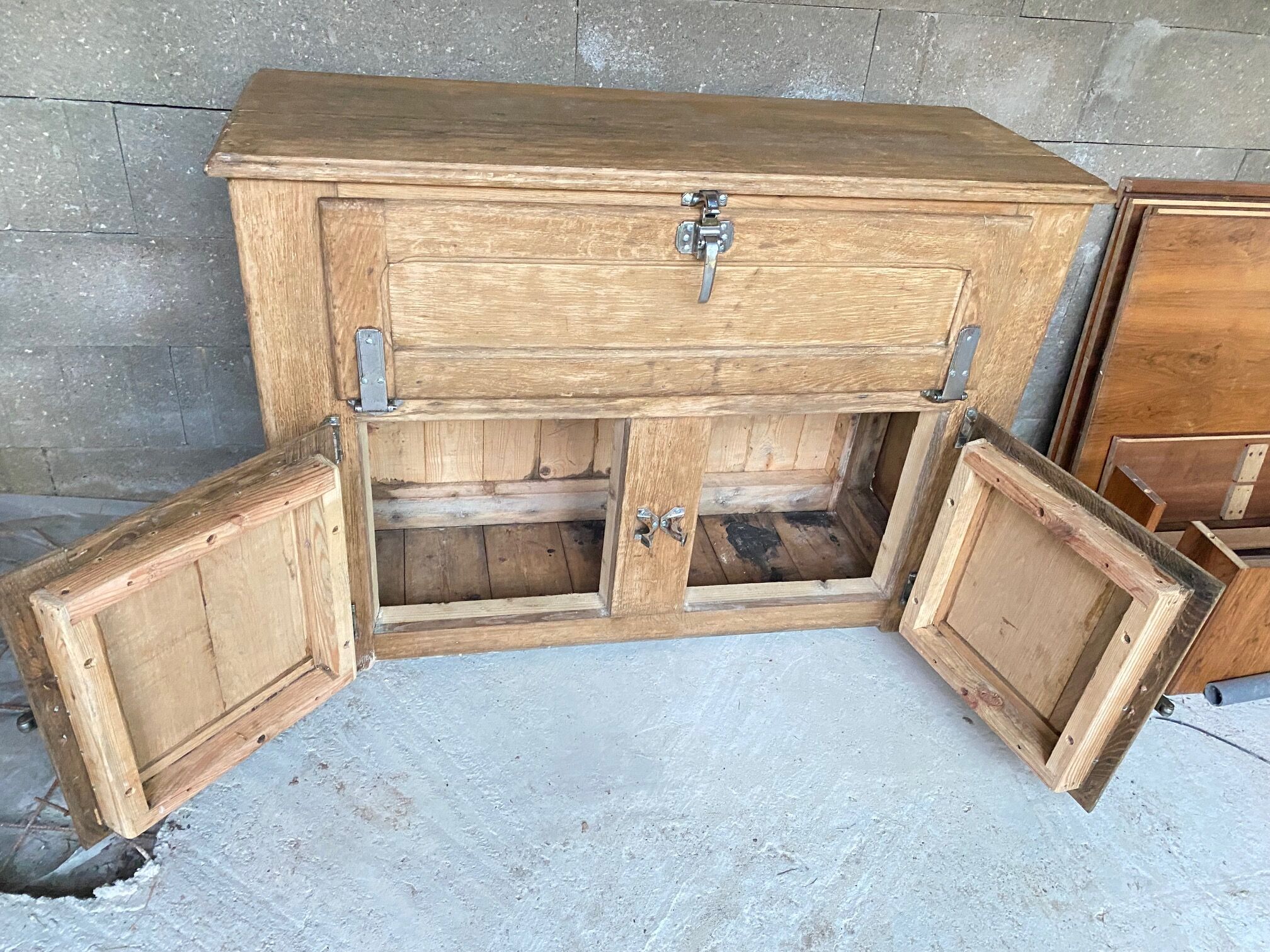 Craft furniture Fridge cooler oak bar from the 30s