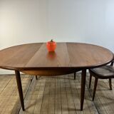 G-PLAN round teak table with butterfly extension, 1960s