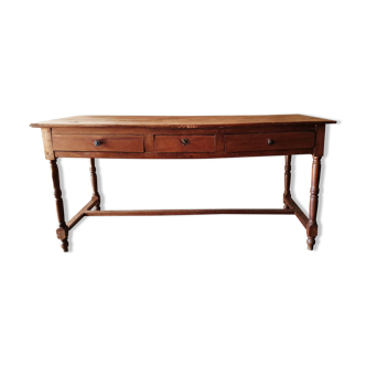 Farm table
