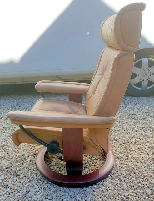 Pair of vintage original ekornes stressless armchairs with stool