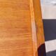 commode vintage aux pieds compas