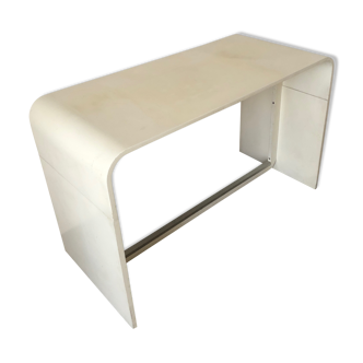 White lacquered wooden sideboard