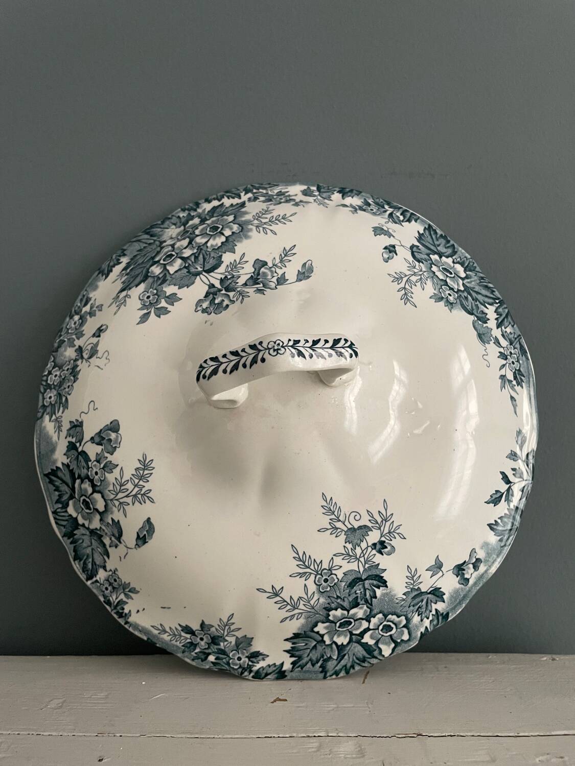 Tureen 1900 Terre de Fer “Marie-Louise” St Amand and Hamage