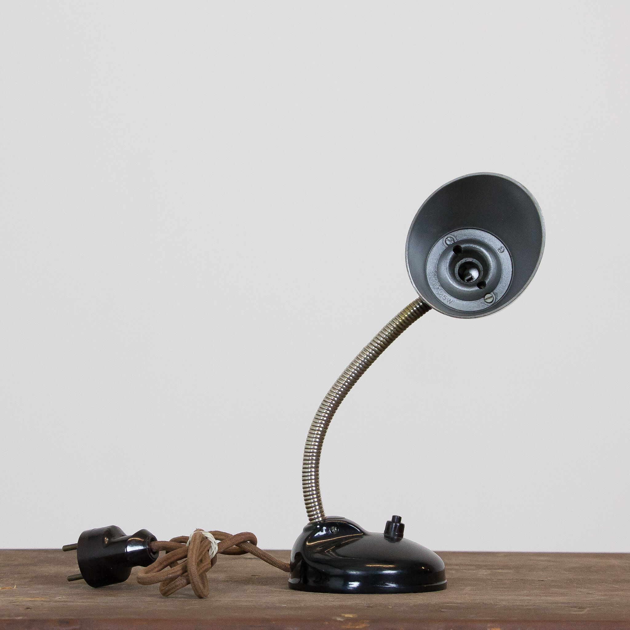 Petite lampe de bureau en bakélite