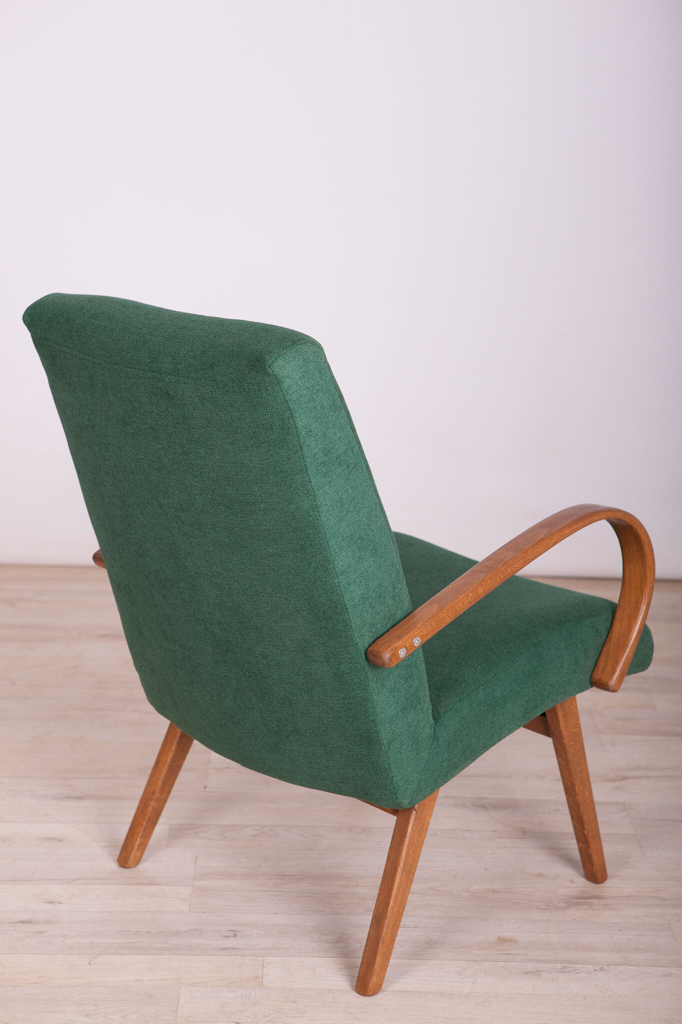 Pair of Model 53 armchairs by Jaroslav Smidek for TON, 1960s