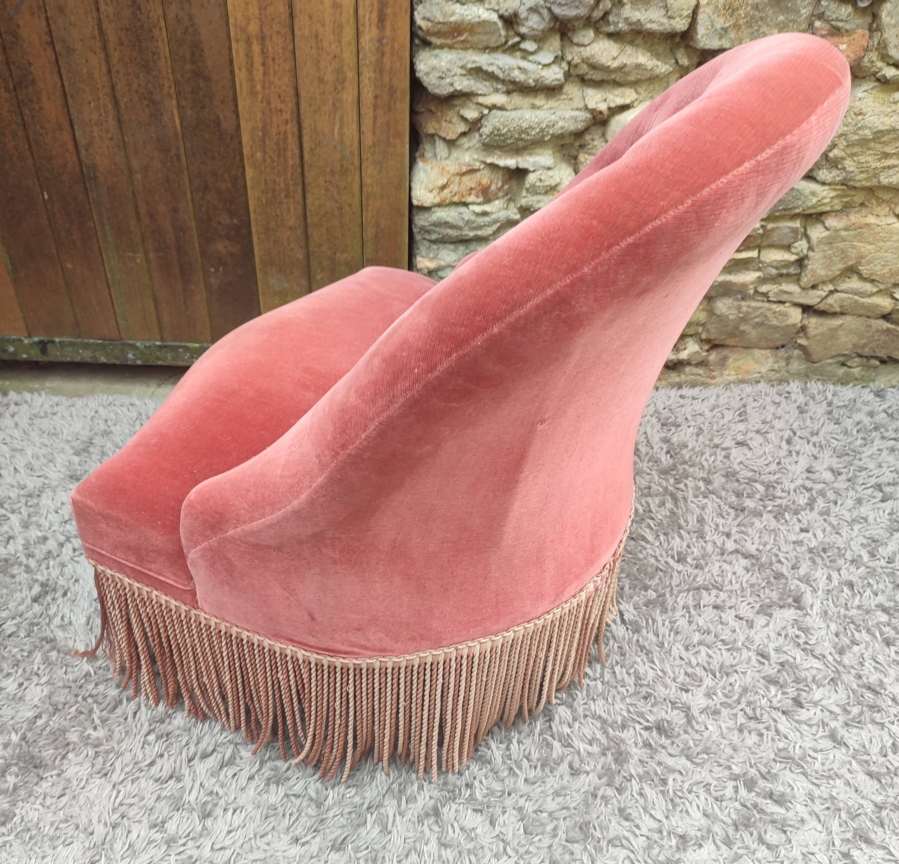 Pink velvet toad armchair