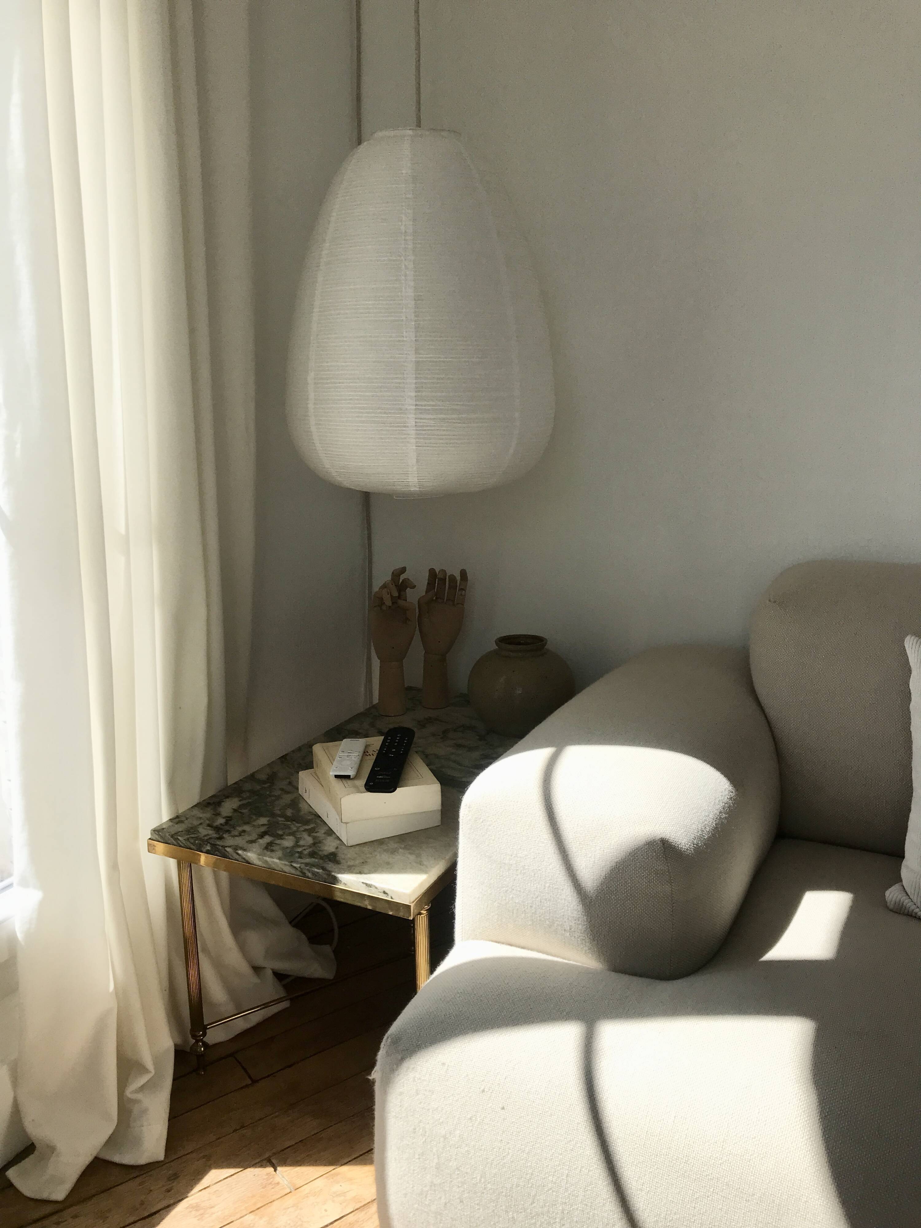 Coffee table in brass and green marble