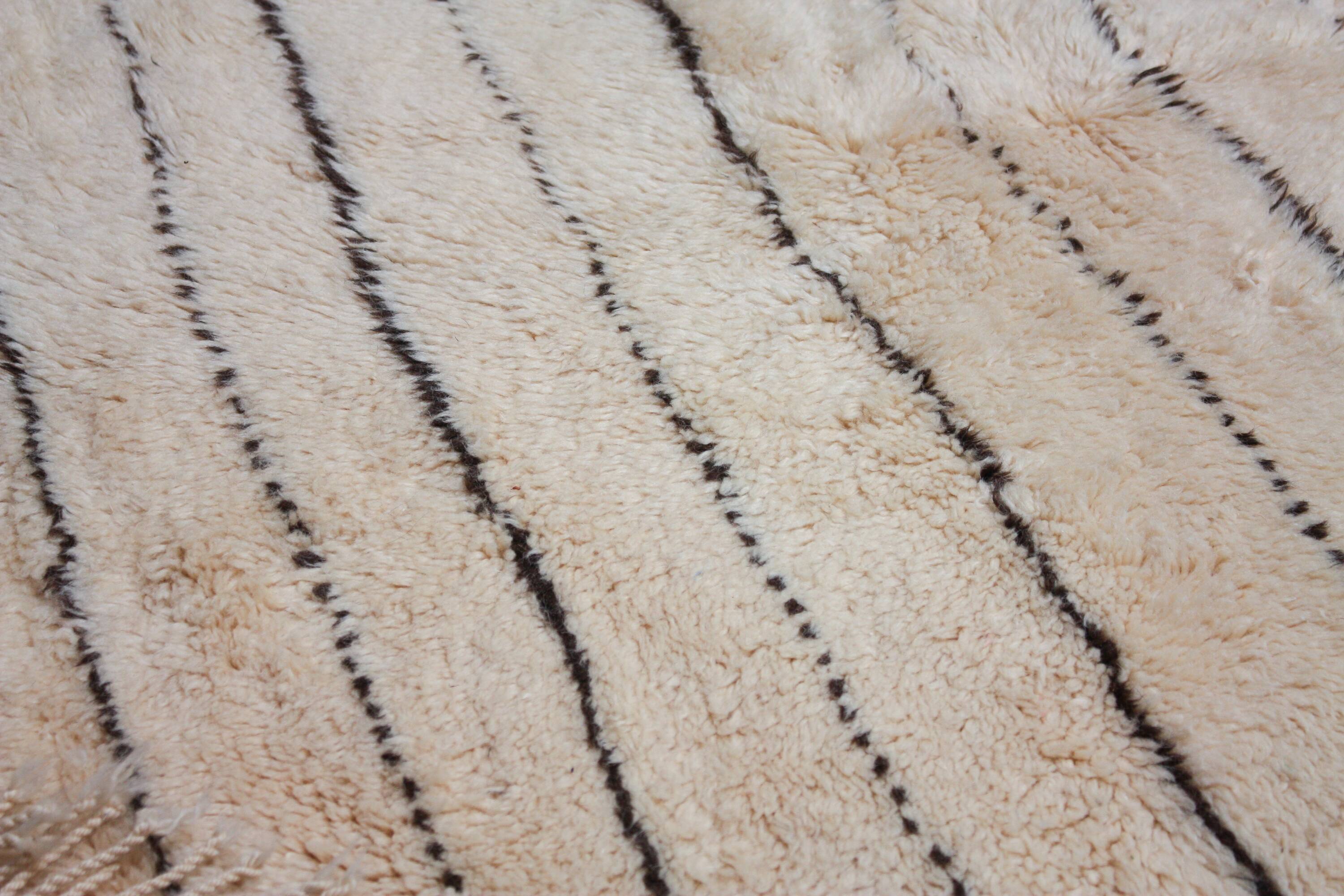 Moroccan beni ourain woollen rug with stripes 180x270cm