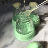 Salière et poivrière avec une torsion