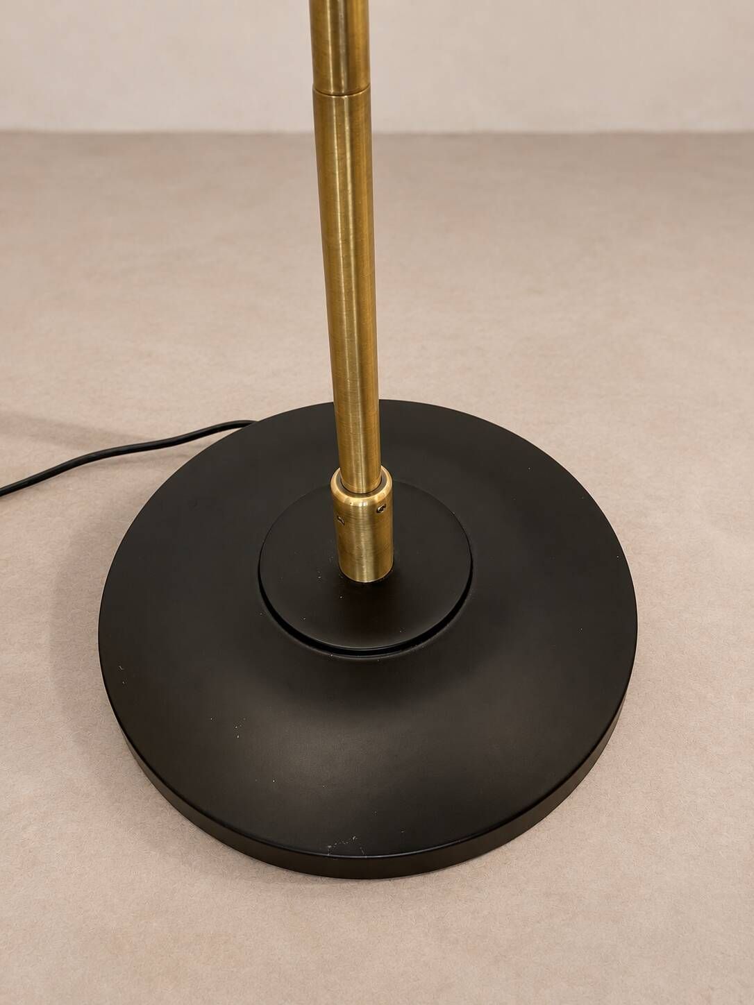 Diabolo floor lamp in metal
