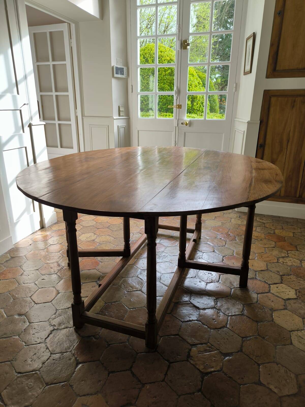 Ancienne table ovale