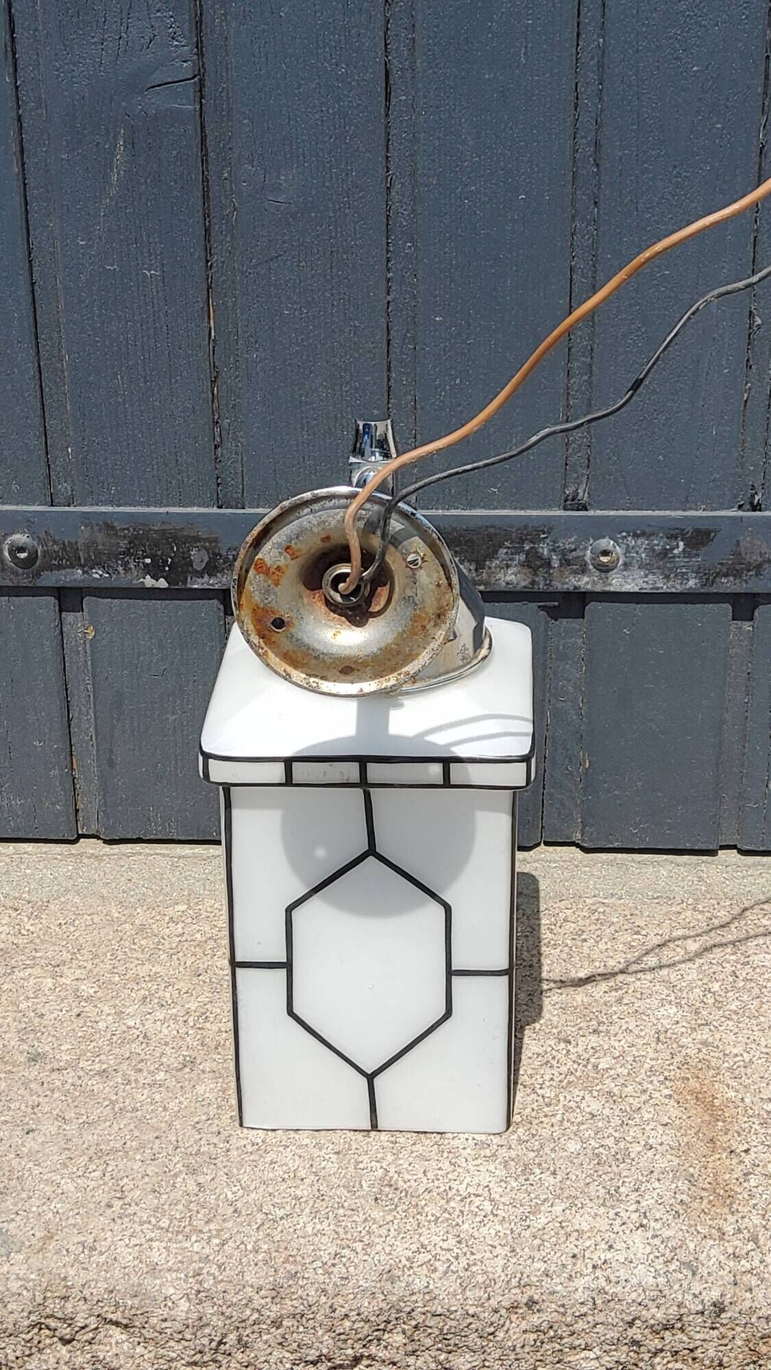 Art deco wall lamp in chromed metal and enamelled opaline glass