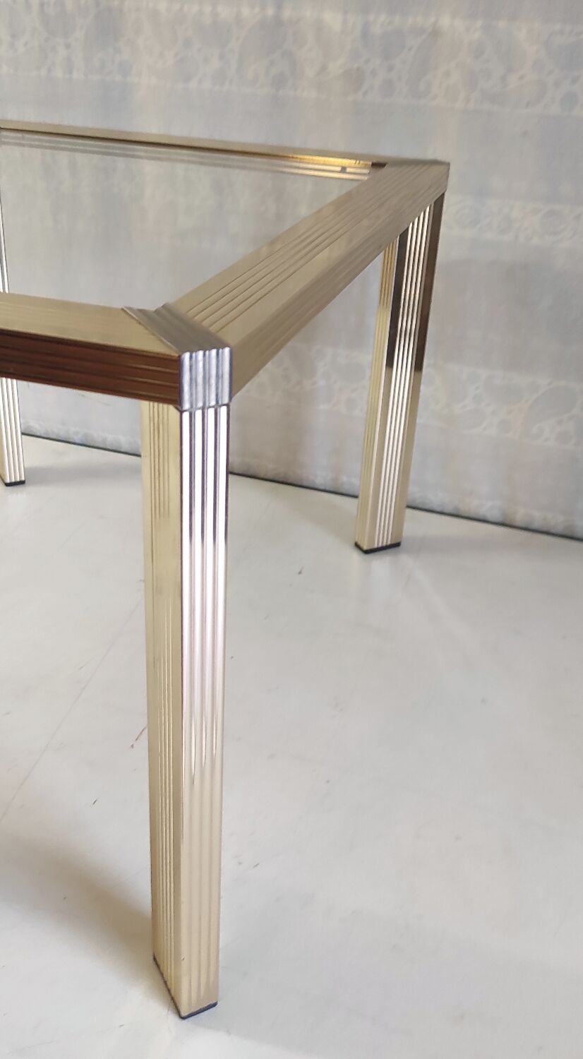 Side table in gold metal and glass - 70s/80s