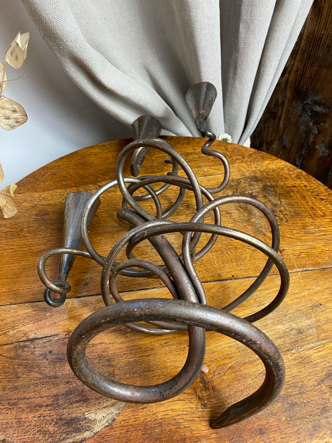 Triple-entwined iron chandelier