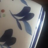 Lot decanter and cracked earthenware pot