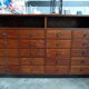 Armoire d’apothicaire en acajou vintage