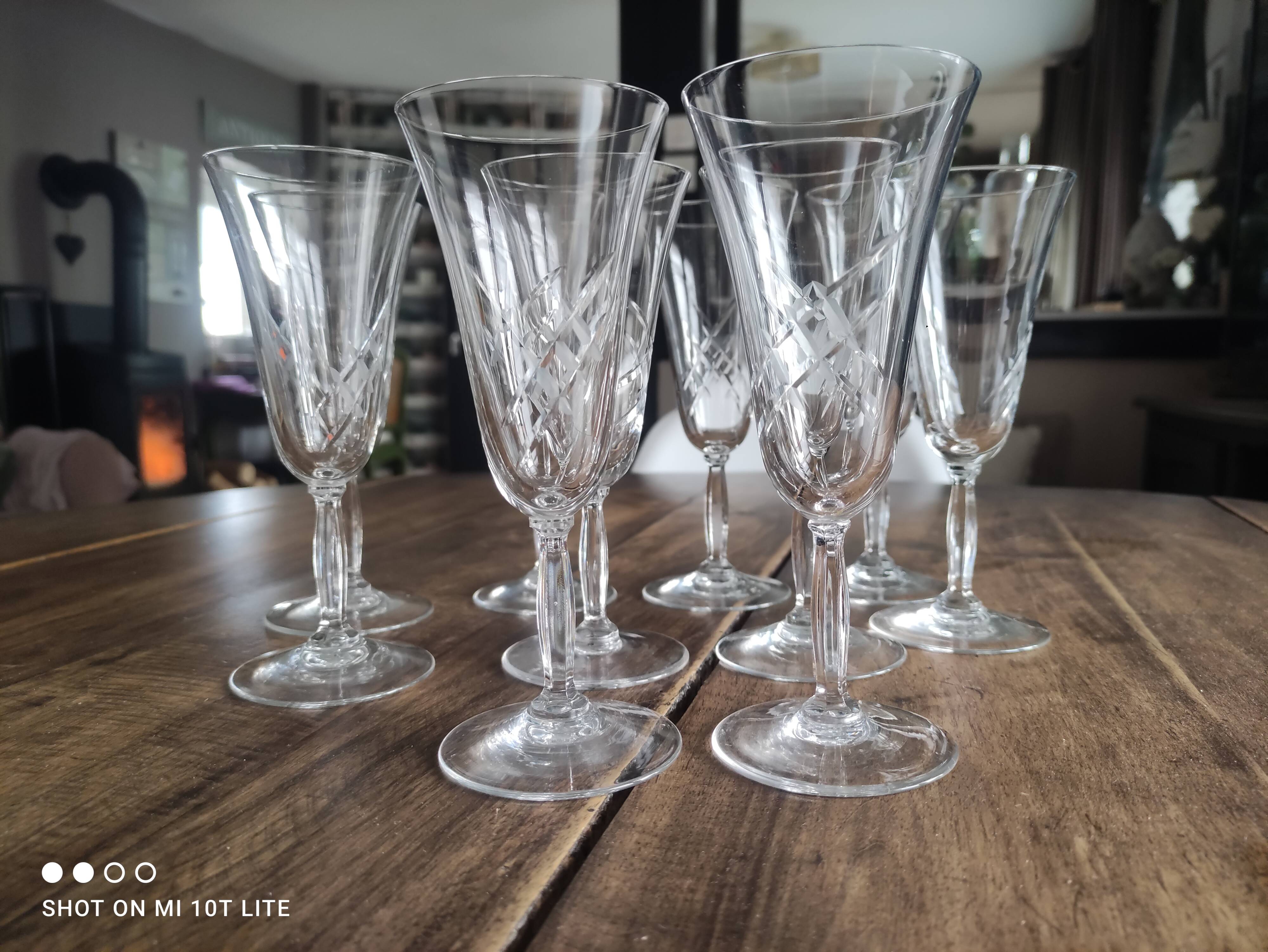 Set of 10 vintage champagne flutes in chiseled crystal with flared drinking