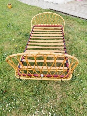 Rattan basket bed or bench