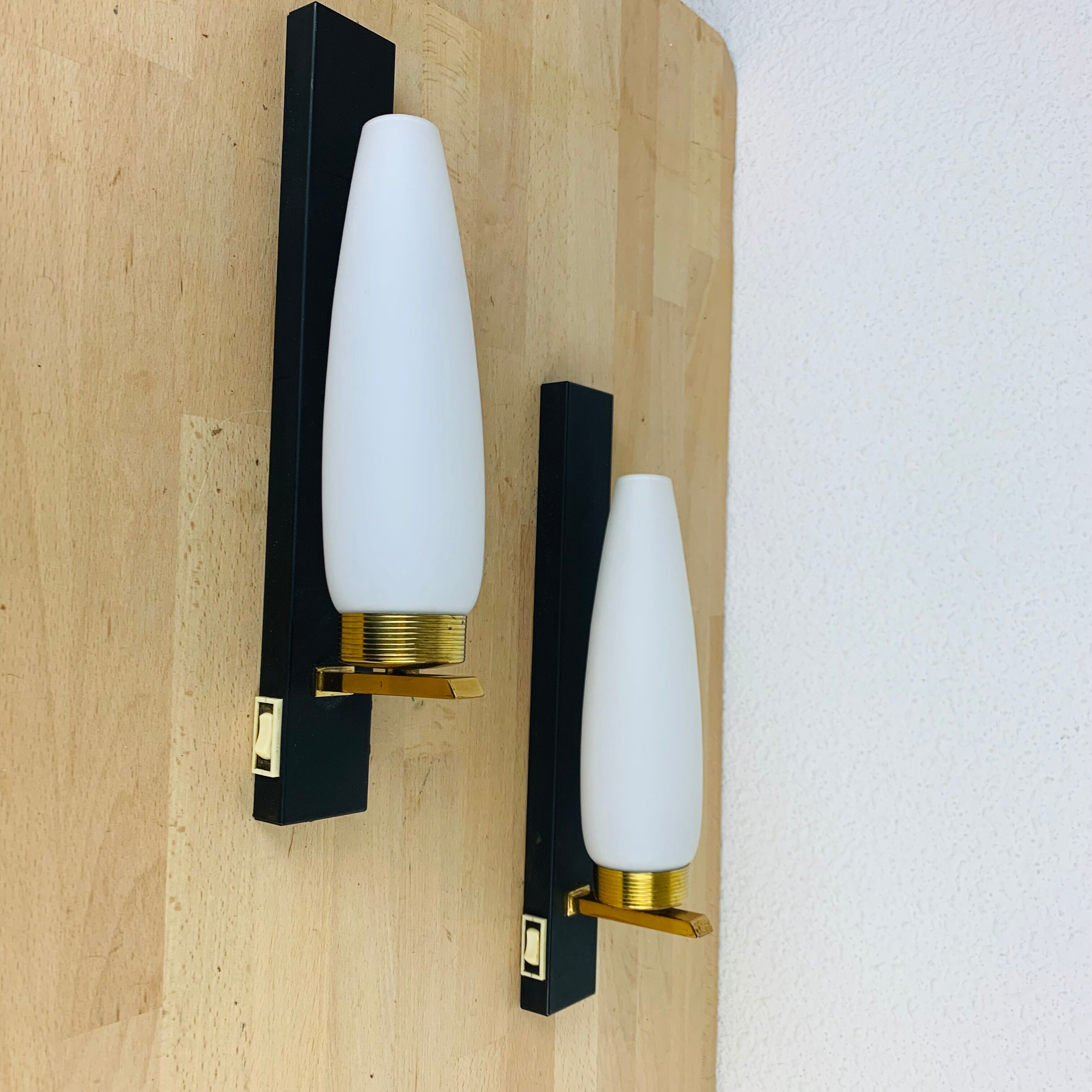 Pair of wall lamps Lunel/Arlus opaline 50s