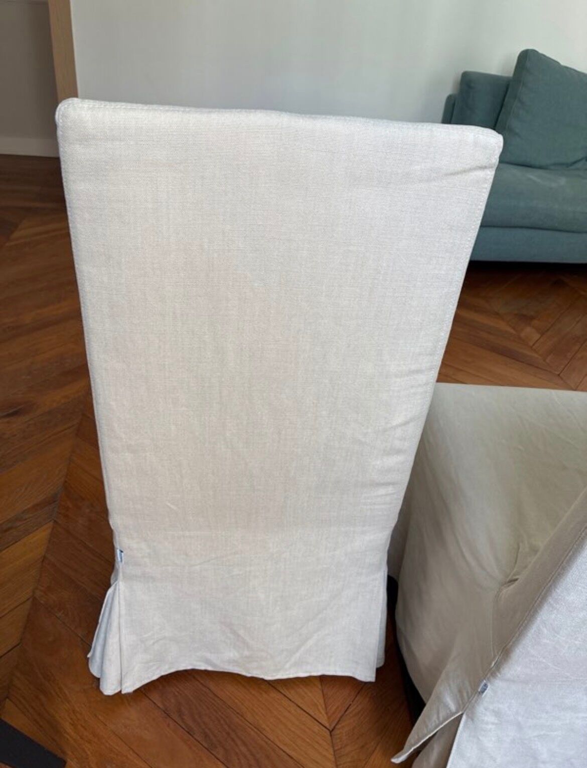Set of 6 Maxalto chairs with covers.