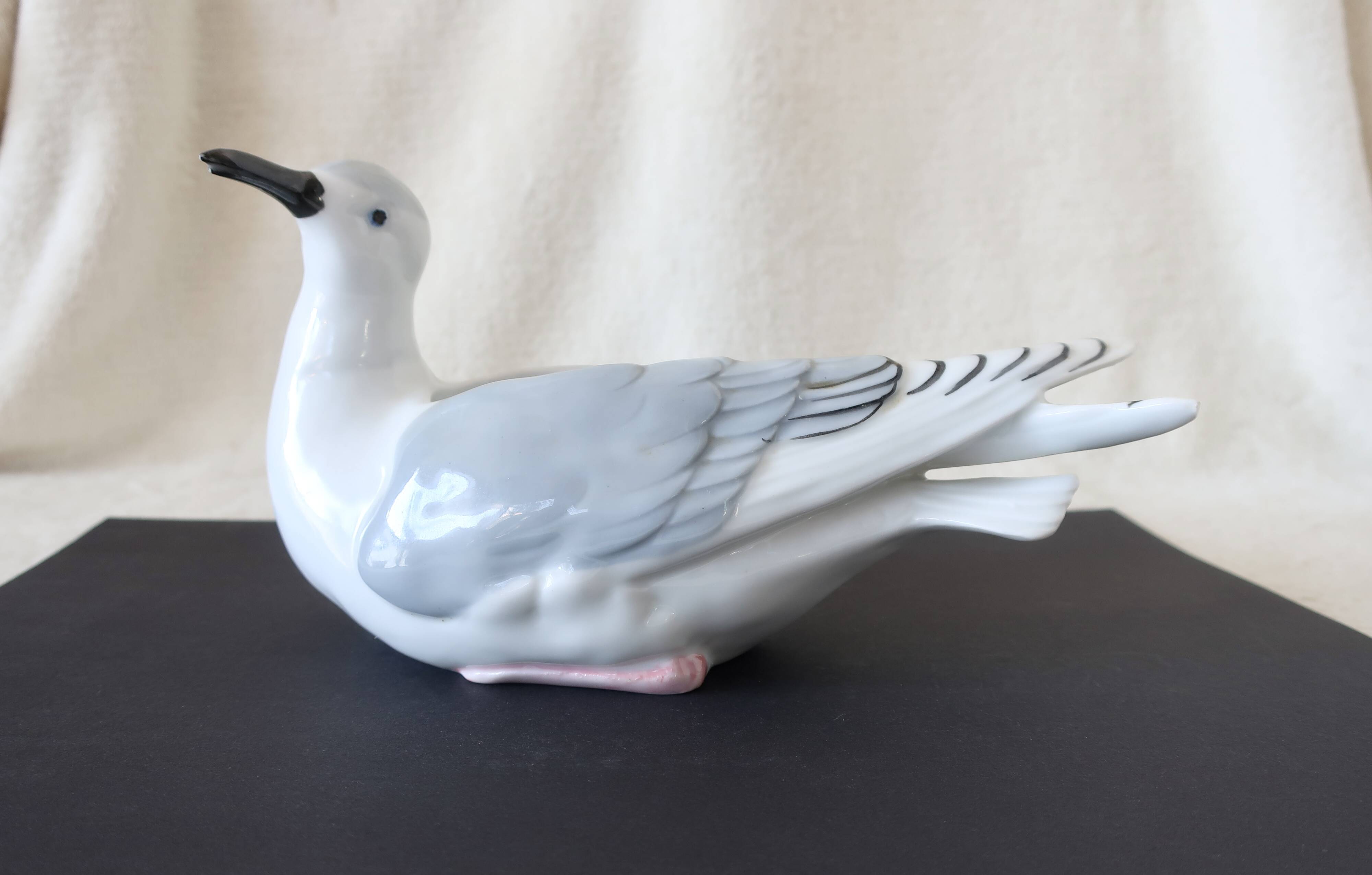 German Porcelain Seagull, 1930s Pocket Tray, Very Good Condition.