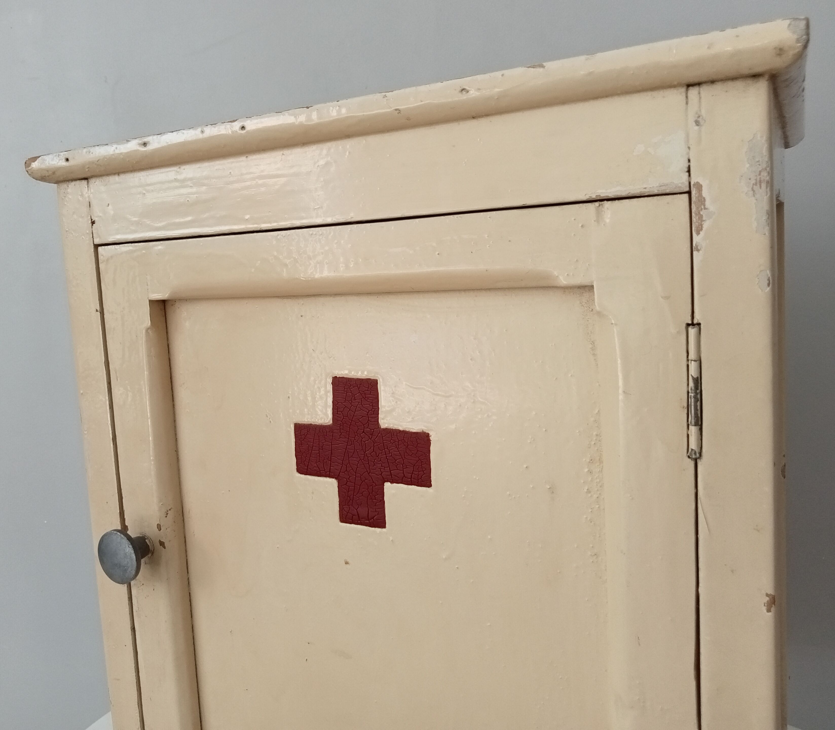Vintage medicine cabinet 40s/50s