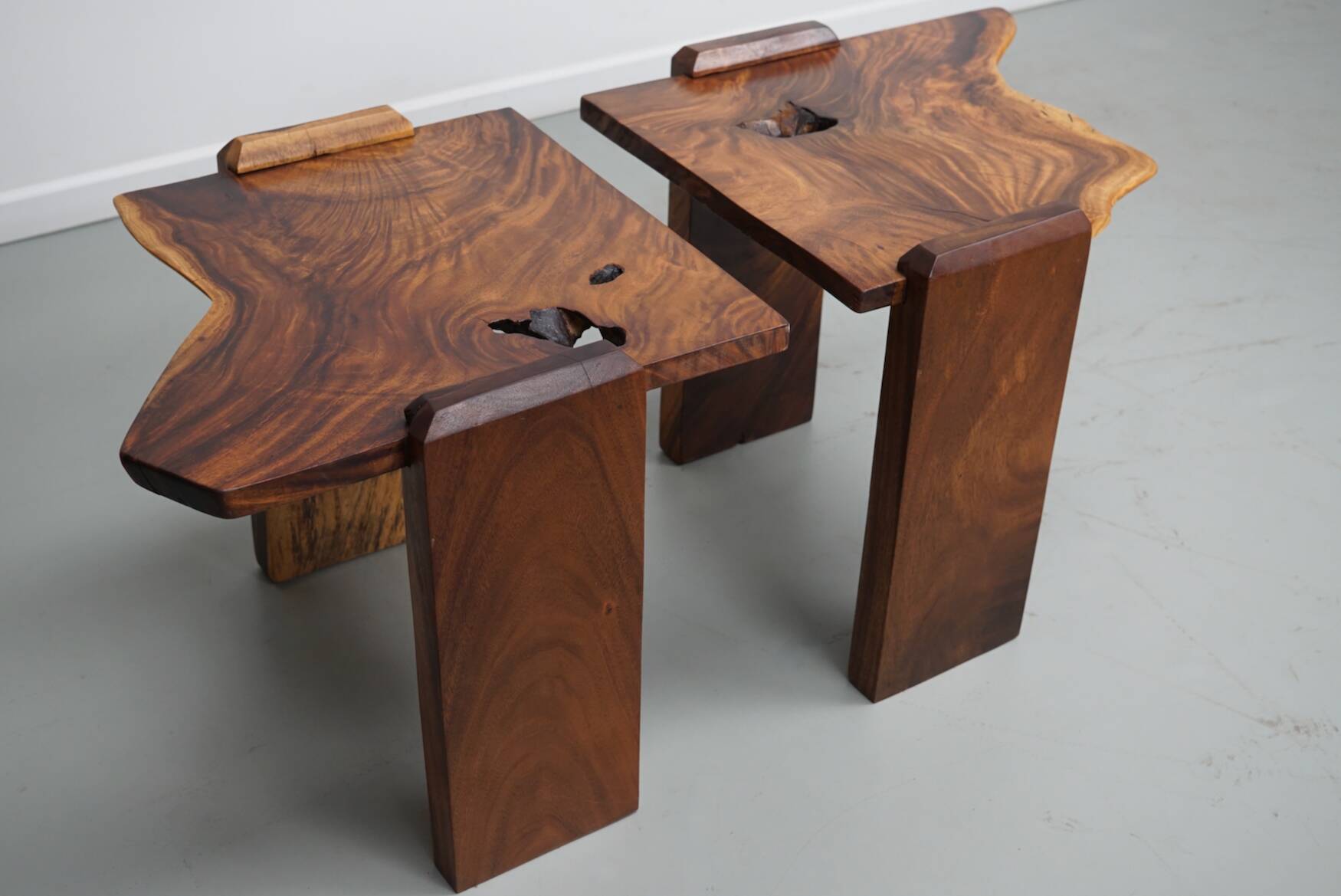 Pair of Vintage Natural Coffee Tables in Walnut, ca 1970/1980