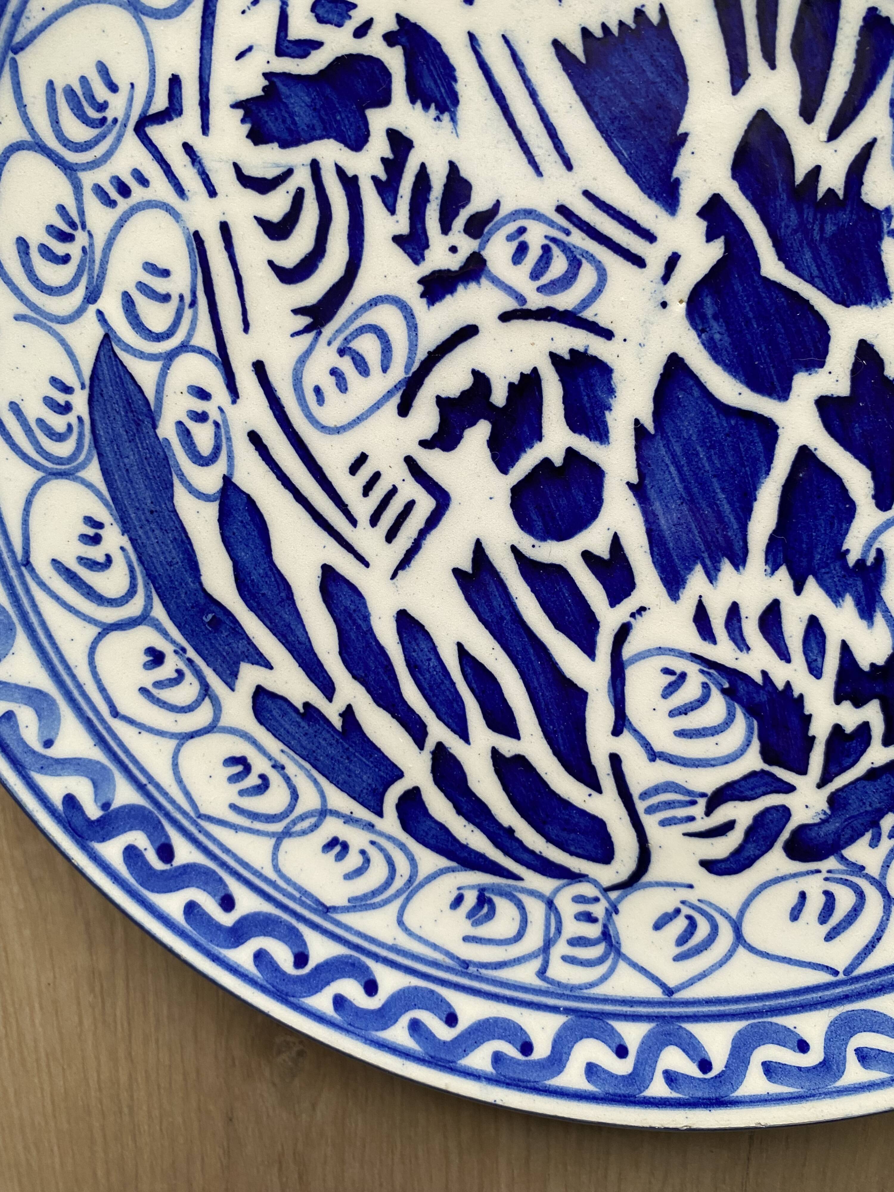 Set of decorative plates