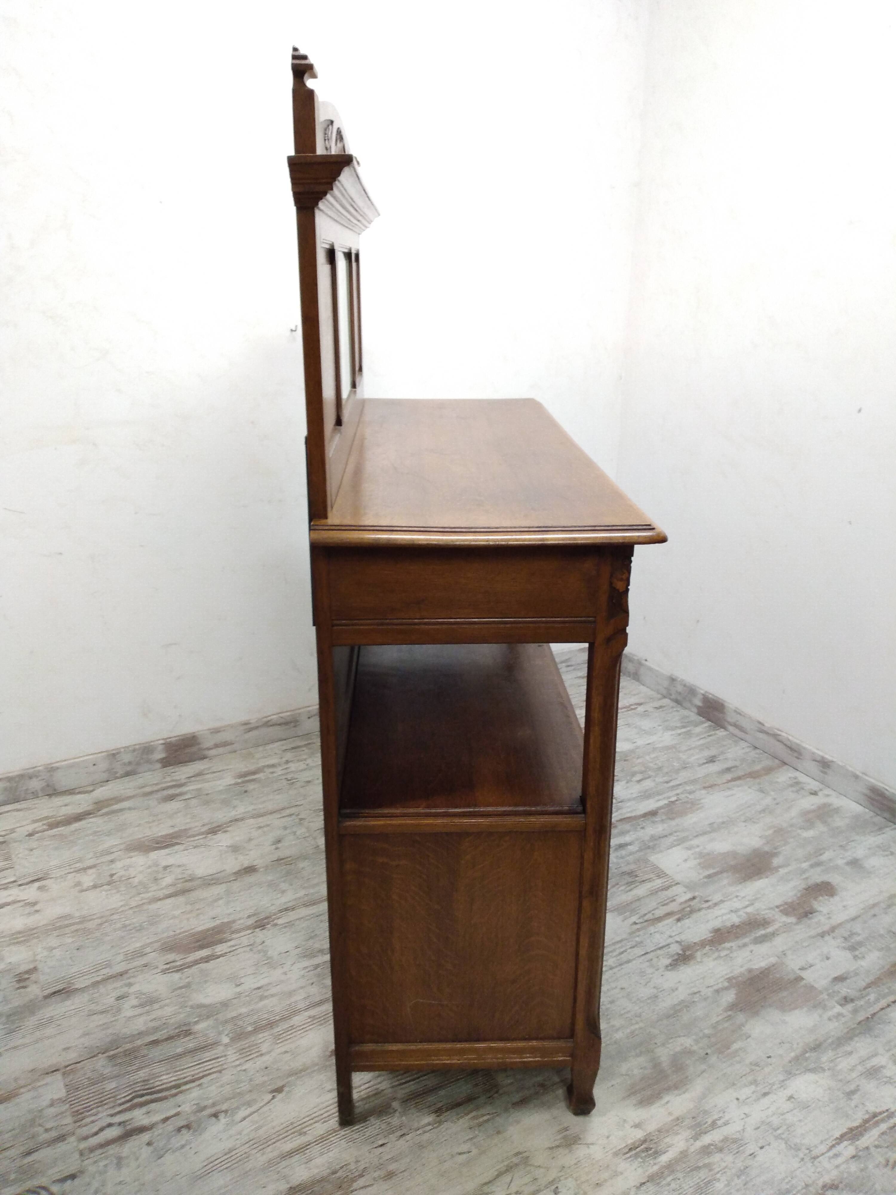 Atypical art deco buffet