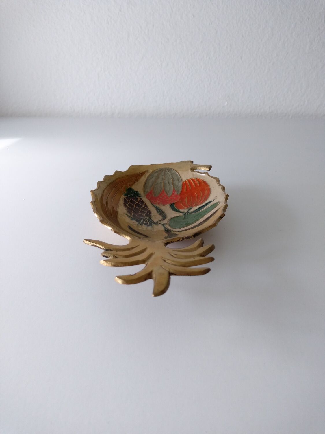 Empty pocket pineapple enamelled brass