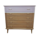 Commode vintage rénovée rose dorée
