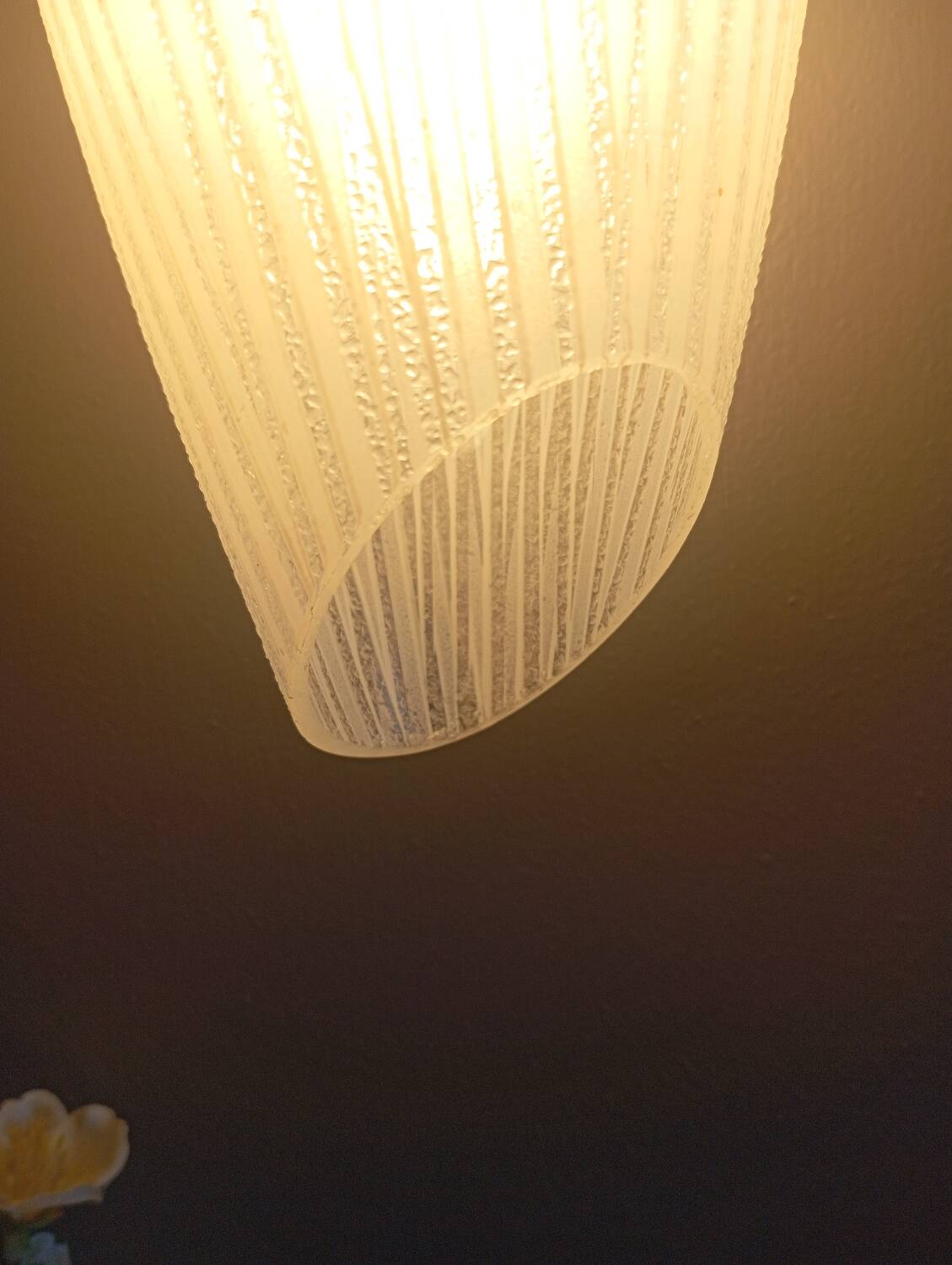 Portable hanging lamp 1970/80 white granite glass