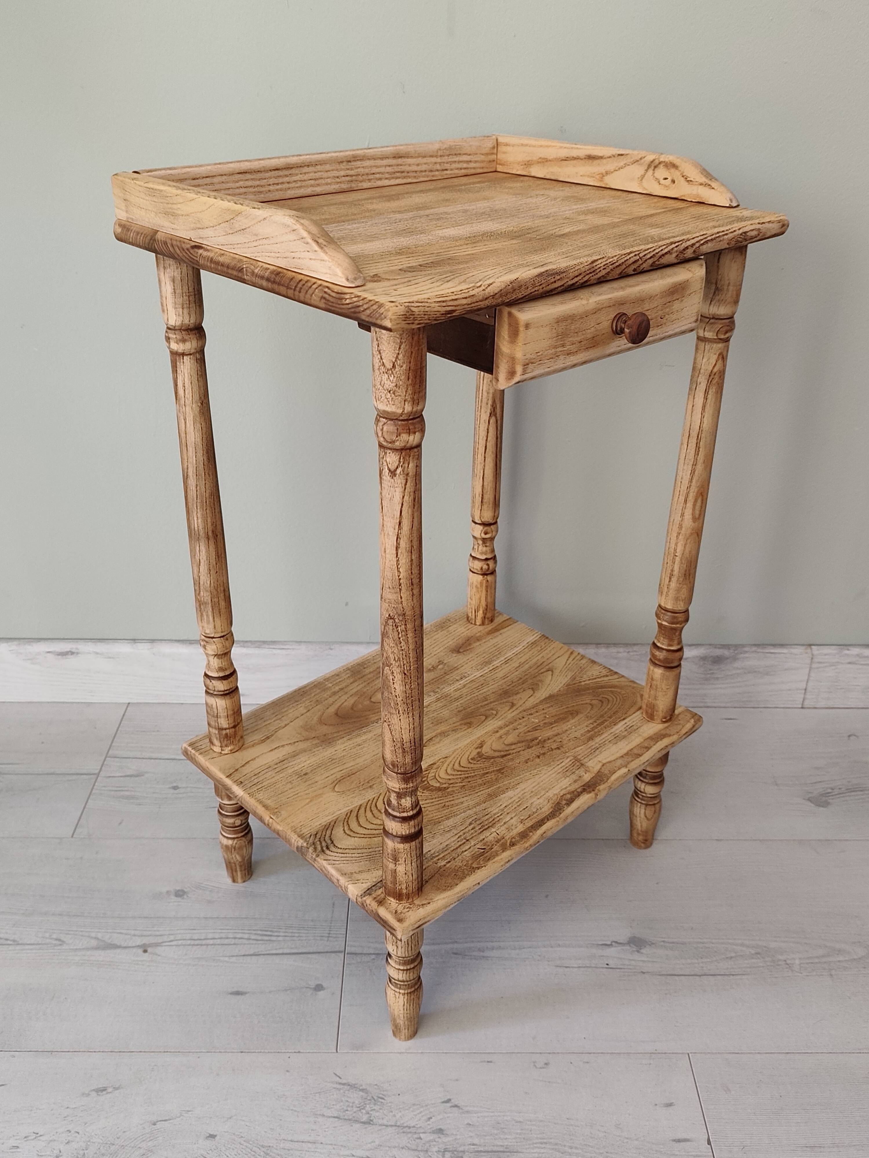 Small accent piece in solid wood