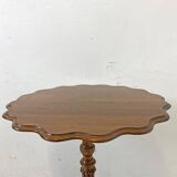 19th century pedestal table with tilting top